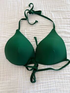 NWOT MICA Molded Triangle Cup Bikini Top Size Large